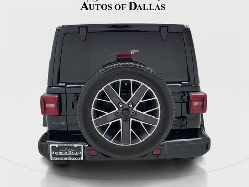 Used 2023 Jeep Wrangler Unlimited Sahara AWD/4WD image 9