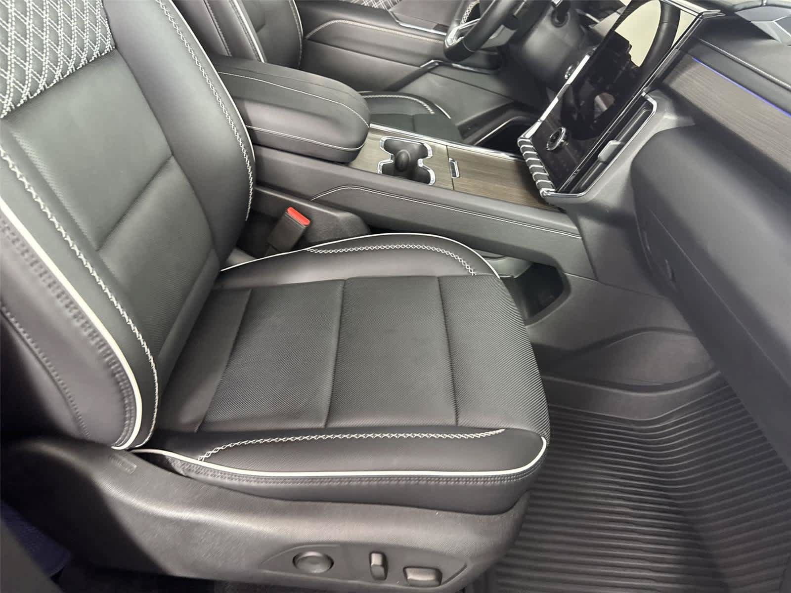 Used 2026 GMC Acadia Denali w/ Super Cruise Package AWD/4WD image 13