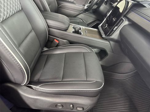 Used 2026 GMC Acadia Denali w/ Super Cruise Package AWD/4WD image 13