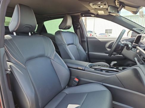 Used 2026 Toyota Crown Limited w/ Advanced Technology Package image 22