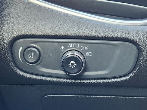 Used 2017 Chevrolet Malibu LT image 22