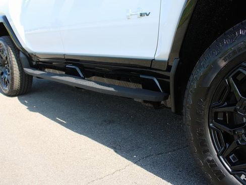 New 2025 GMC Hummer EV 2X image 39