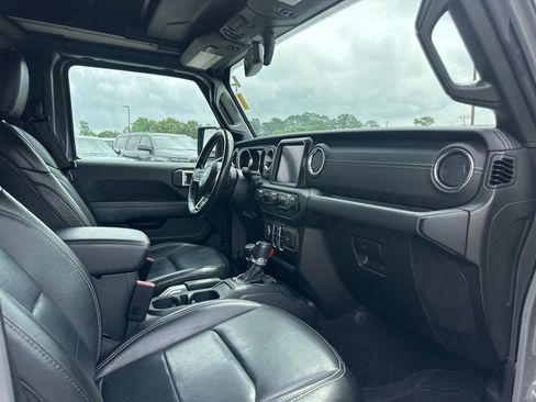Used 2022 Jeep Wrangler Unlimited Sahara AWD/4WD image 24