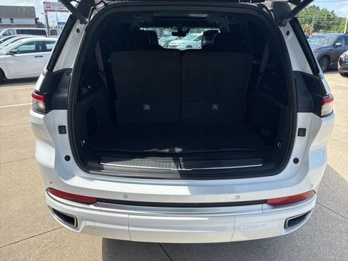 Used 2022 Jeep Grand Cherokee L Summit w/ Advanced Protech Group IV AWD/4WD image 8