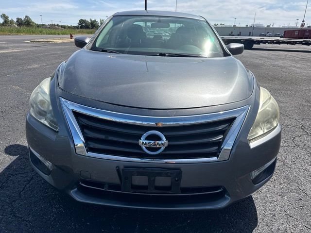 Used 2015 Nissan Altima 2.5 S w/ Power Driver Seat Package FWD image 2