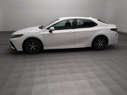 Used 2023 Toyota Camry SE FWD image 2
