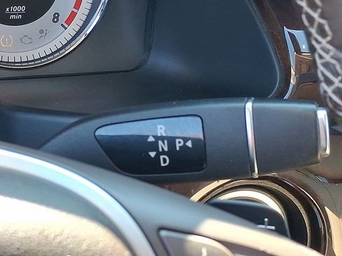 Used 2015 Mercedes-Benz GLK 350 4MATIC image 15