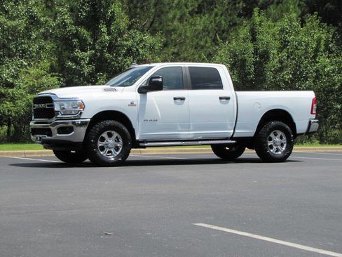 Used 2024 RAM 2500 Big Horn w/ Off Road Package AWD/4WD image 3