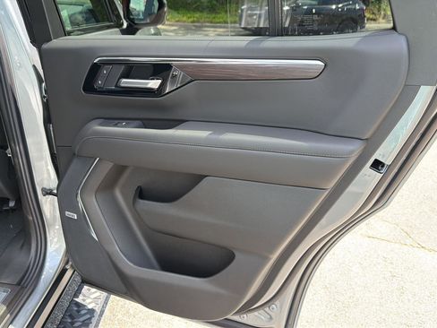 New 2026 Chevrolet Tahoe Z71 AWD/4WD image 17