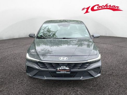 Used 2024 Hyundai Elantra SEL FWD image 12