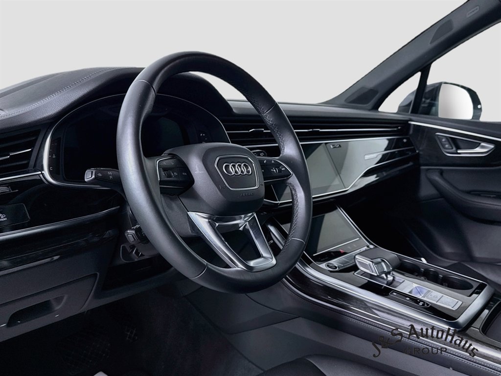 Used 2023 Audi Q7 3.0T Prestige AWD/4WD image 9
