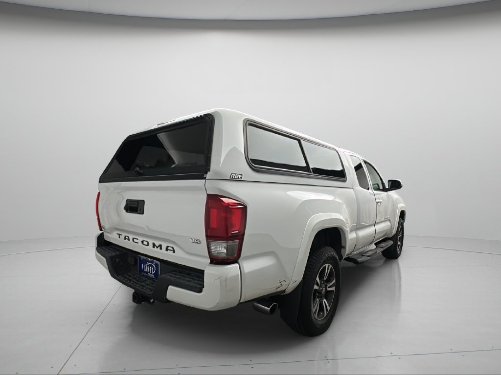Used 2016 Toyota Tacoma TRD Sport w/ Towing Package RWD image 7