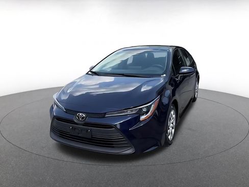 Used 2025 Toyota Corolla LE FWD image 12