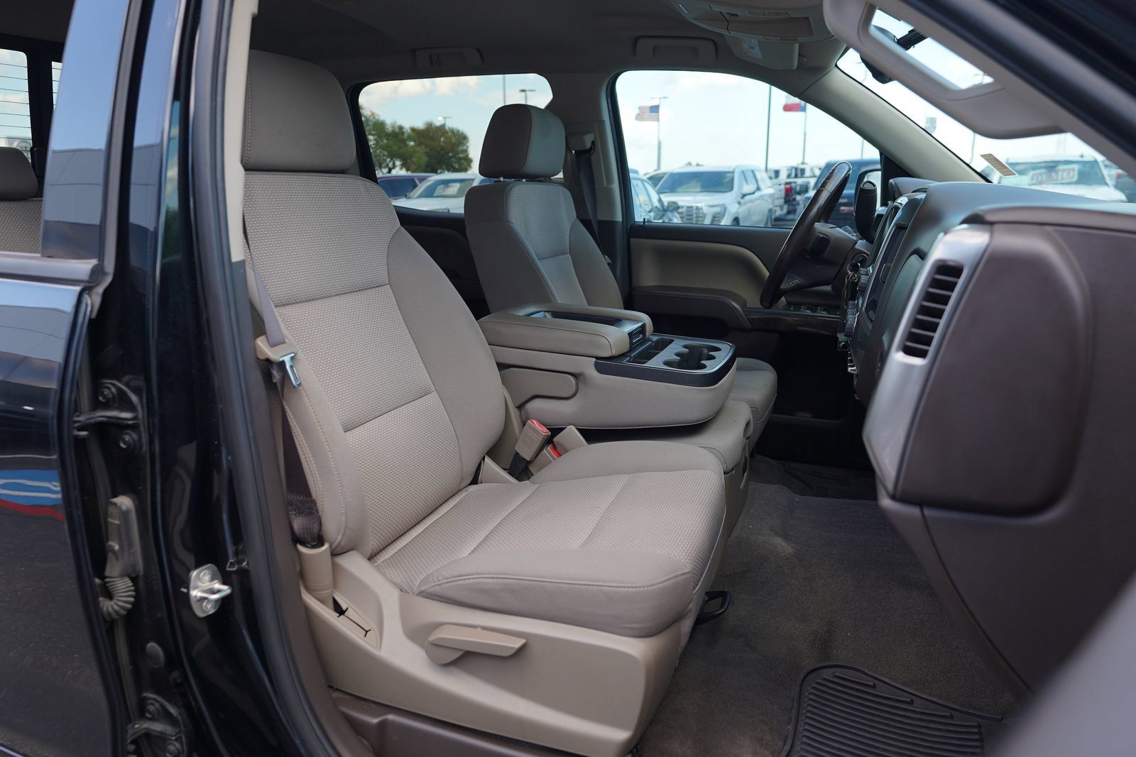 Used 2018 Chevrolet Silverado 1500 LT w/ Texas Edition RWD image 23