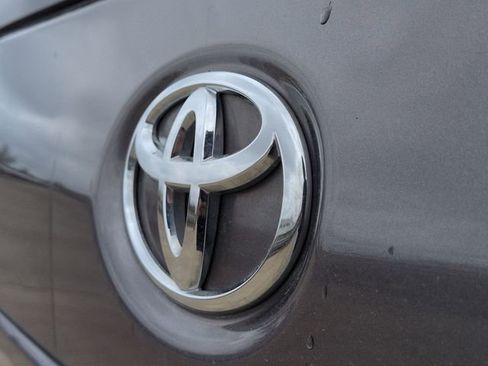 Used 2014 Toyota Sienna XLE w/ XLE Premium Package FWD image 27