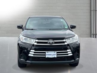 Used 2018 Toyota Highlander LE AWD/4WD video 2