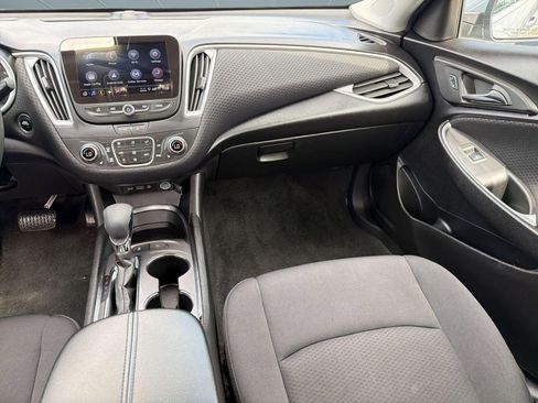 Used 2025 Chevrolet Malibu LT image 27