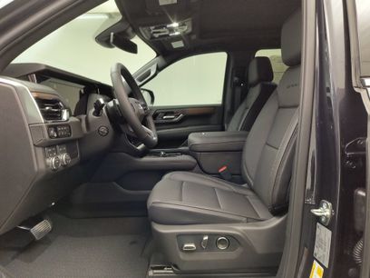 New 2026 GMC Yukon XL Denali w/ Sun & Power Step Package