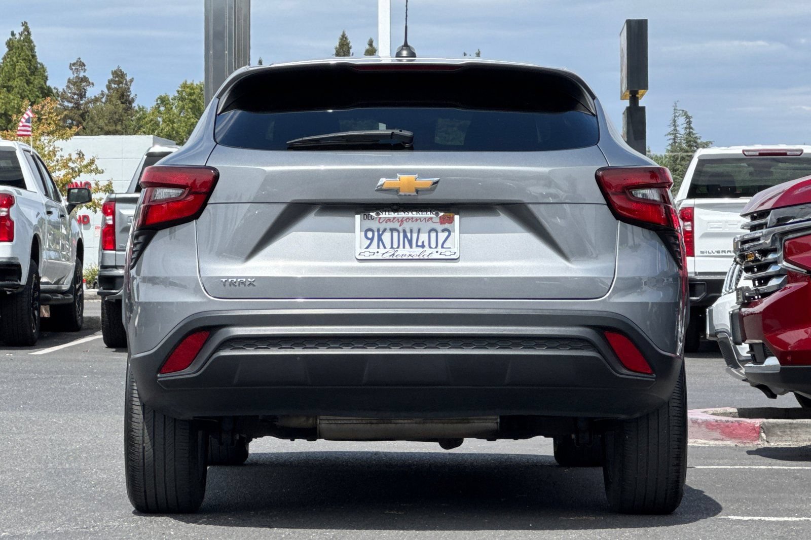 Used 2024 Chevrolet Trax LS w/ LS Convenience Package FWD image 6