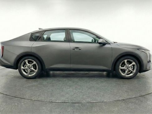 Used 2025 Kia K4 LXS image 9