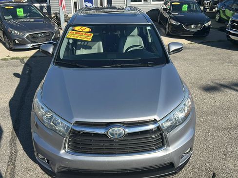Used 2014 Toyota Highlander Limited w/ Driver Technology Package AWD/4WD image 4