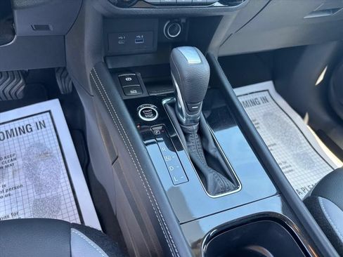Used 2023 Nissan Kicks SR w/ SR Premium Package FWD image 19