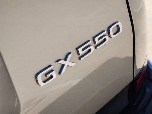 Used 2026 Lexus GX 550 w/ Cold Area Package AWD/4WD image 12