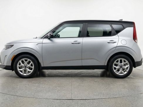 Used 2025 Kia Soul LX w/ LX Technology Package image 5
