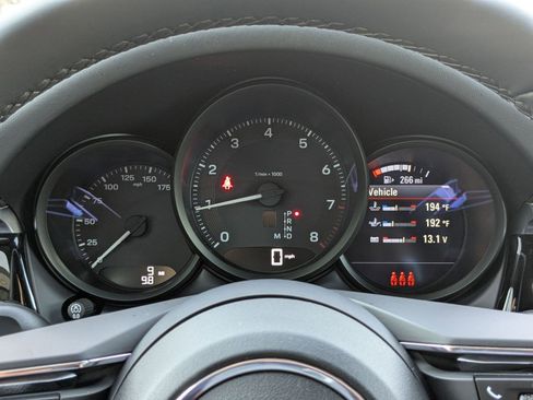 New 2026 Porsche Macan AWD/4WD image 15