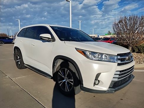 Used 2018 Toyota Highlander Plus image 5