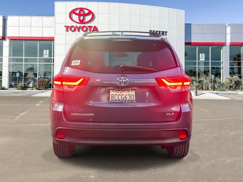 Certified 2017 Toyota Highlander XLE image 6
