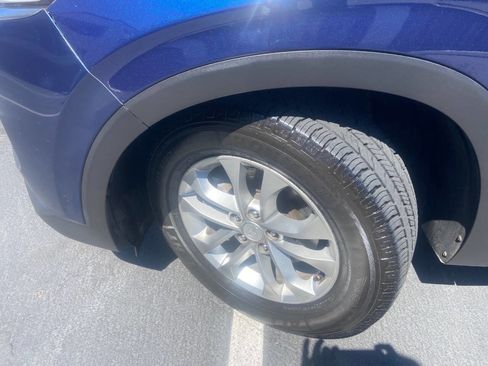 Used 2020 Hyundai Santa Fe SE image 5