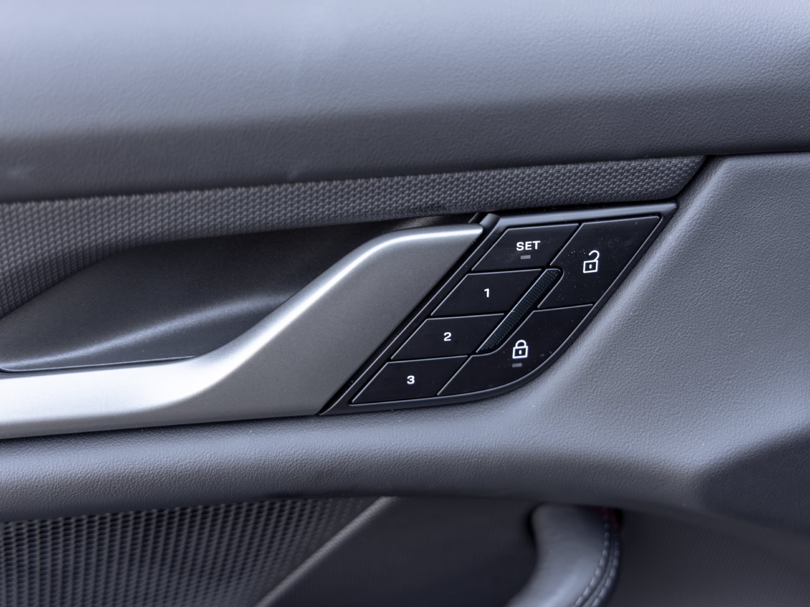 Certified 2026 Porsche Taycan AWD/4WD image 21