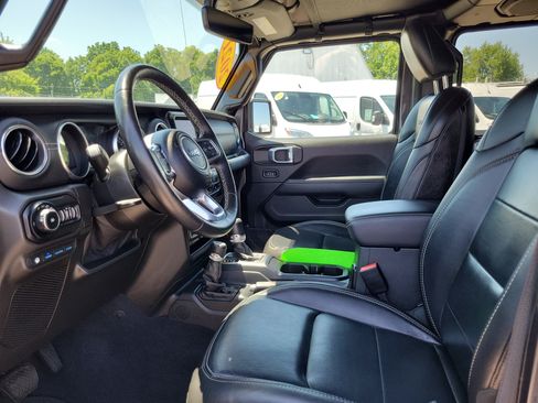 Used 2021 Jeep Wrangler Unlimited Sahara w/ Cold Weather Group AWD/4WD image 7