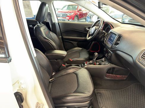 Used 2019 Jeep Compass Trailhawk AWD/4WD image 17