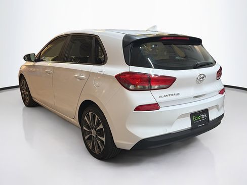 Used 2018 Hyundai Elantra GT image 5