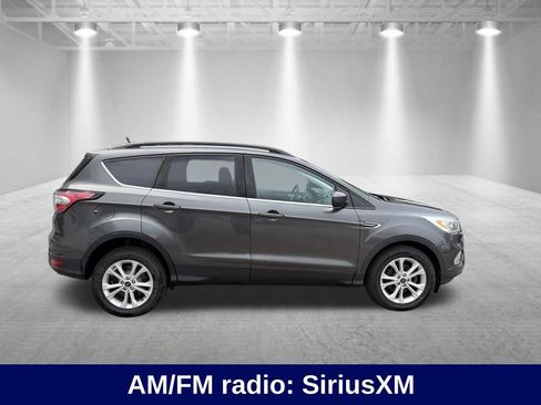 Used 2017 Ford Escape SE w/ Equipment Group 201A FWD image 9