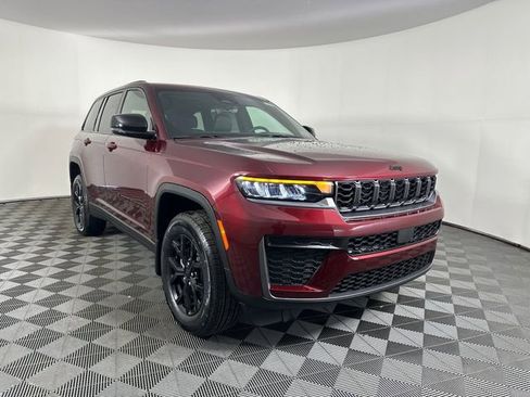 New 2026 Jeep Grand Cherokee Laredo image 10