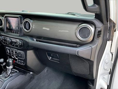 Used 2023 Jeep Wrangler Unlimited Sahara w/ Cold Weather Group AWD/4WD image 18