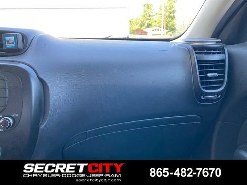 Used 2018 Kia Soul FWD image 14