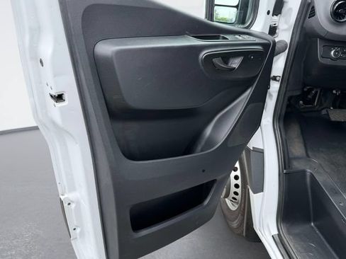 Used 2024 Mercedes-Benz Sprinter 3500 image 18