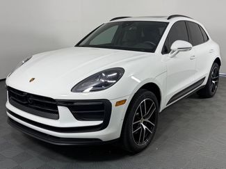 Certified 2024 Porsche Macan image 1