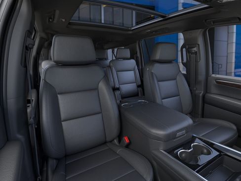 New 2026 Chevrolet Suburban Z71 w/ Comfort Package AWD/4WD image 16