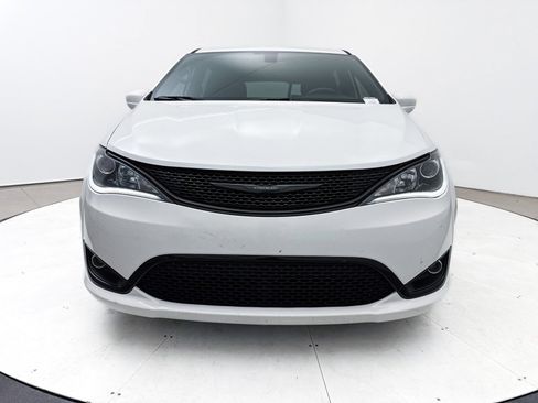 Used 2018 Chrysler Pacifica Touring Plus w/ S Appearance Package FWD image 13
