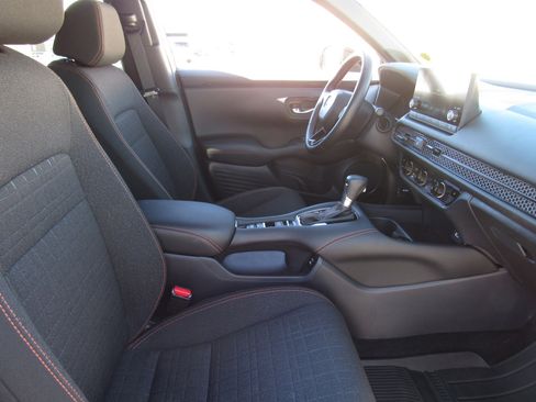Used 2025 Honda HR-V Sport image 8