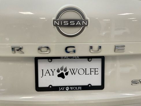 Used 2023 Nissan Rogue SV image 24