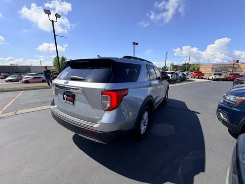Used 2020 Ford Explorer XLT w/ Equipment Group 202A AWD/4WD image 4