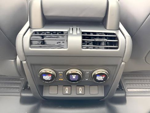 New 2026 Land Rover Defender 110 OCTA AWD/4WD image 34