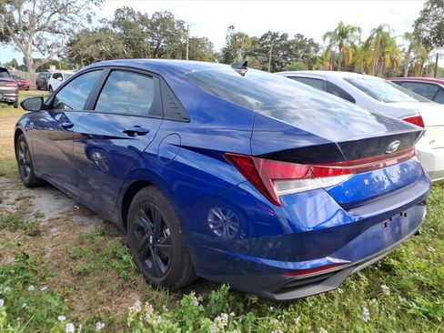 Used 2023 Hyundai Elantra SEL image 4