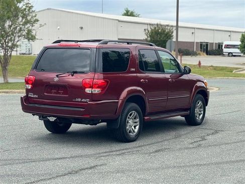 Used 2007 Toyota Sequoia SR5 AWD/4WD image 6